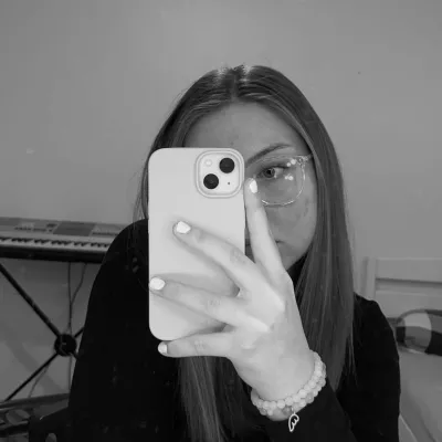 Profile picture for user Oona-Melina